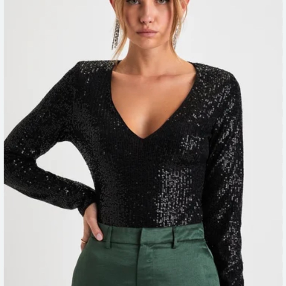 Lulus Sparkling Evenings Black Sequin V-Neck Long Sleeve Bodysuit.‎ Like New